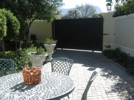 Navona Constantia Guest Cottage Κέιπ Τάουν